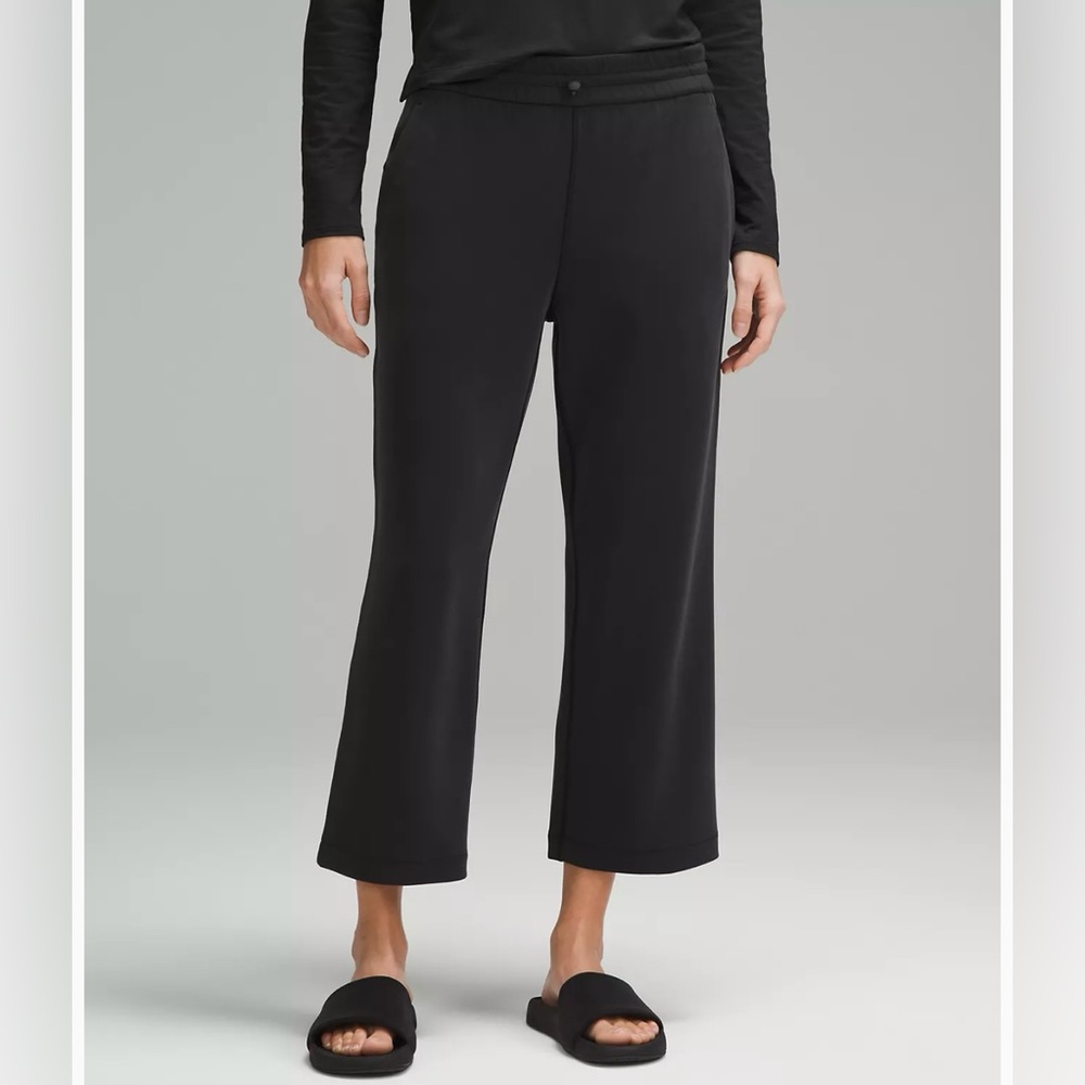 Lululemon Softsreme Straight-leg Cropped Pant